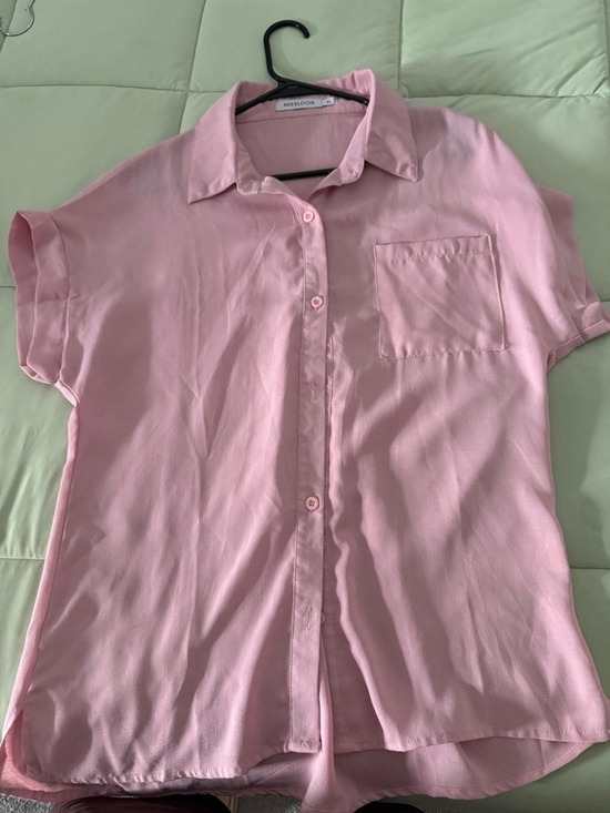 MISSLOOK Tops - MISSLOOK Light Pink Short Sleeve Button-Up Blouse